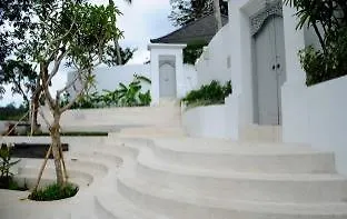 Cloud Nine Estate Hotel *